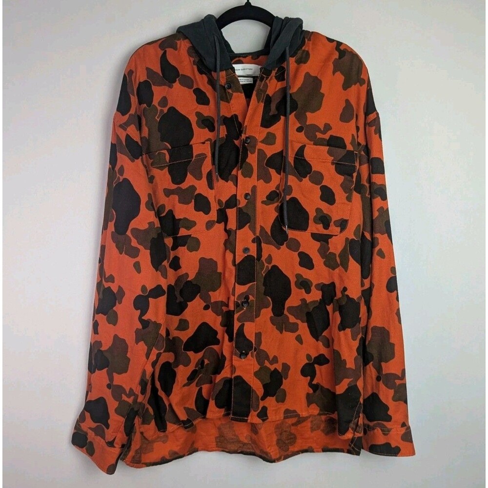Urban Outfitters Hooded Shirt Sz L Orange Camo Hunting Button Up Pockets Unisex
